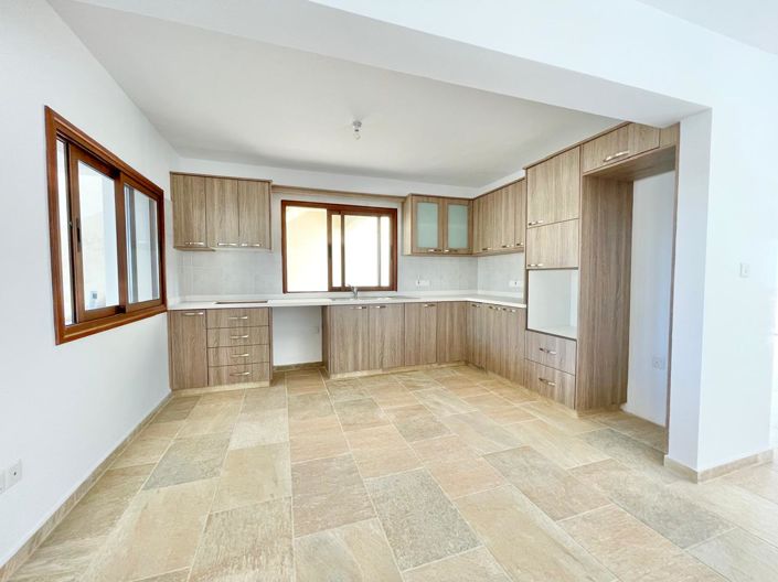 Image No.18-3 Bed House for sale