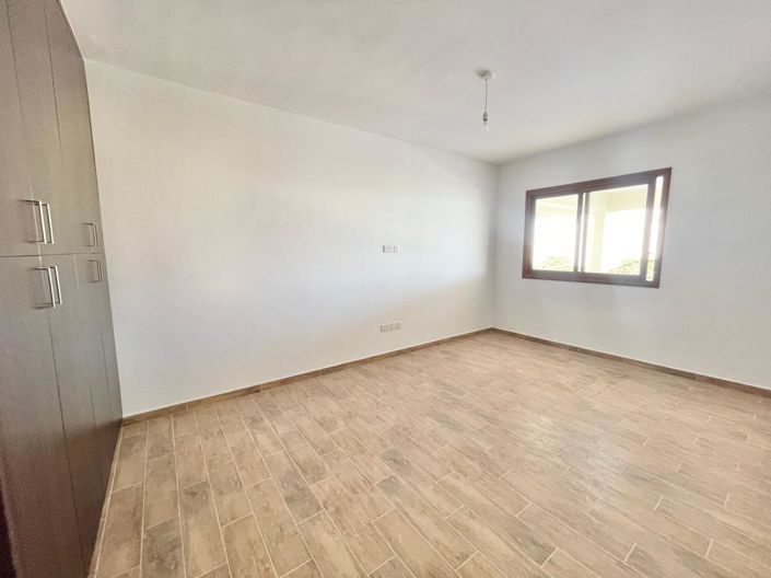 Image No.20-3 Bed House for sale