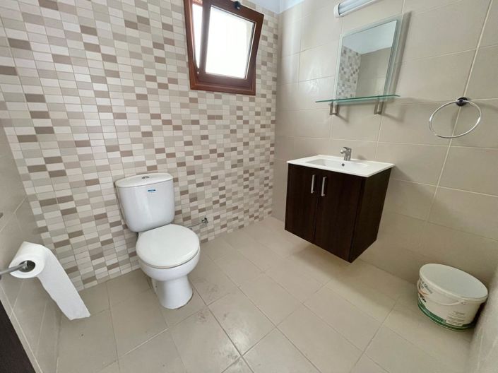 Image No.25-3 Bed House for sale