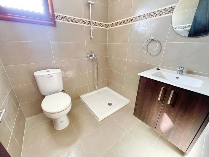 Image No.26-3 Bed House for sale