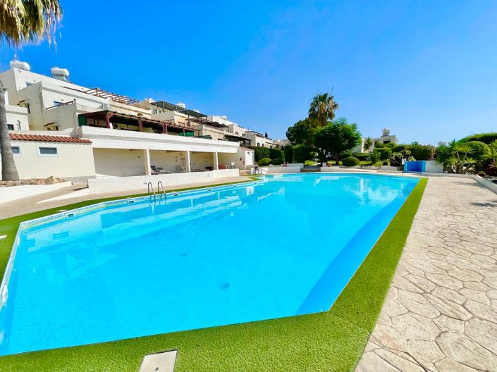 Image No.3-3 Bed House for sale