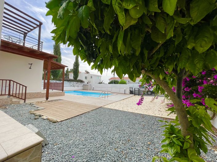 Image No.15-3 Bed House for sale