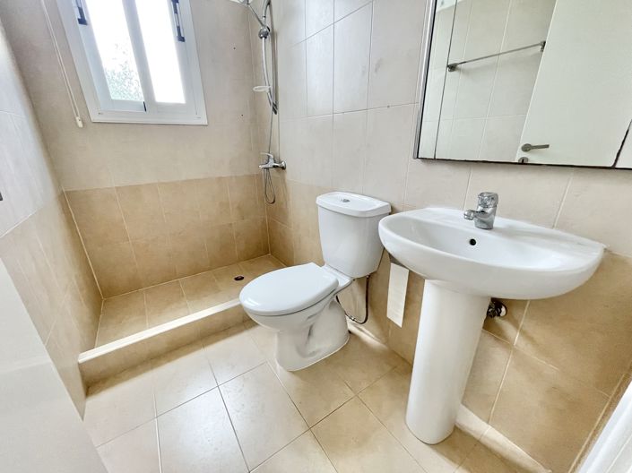 Image No.9-3 Bed House for sale