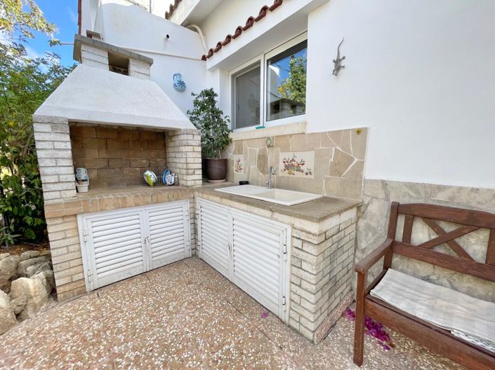 Image No.8-3 Bed House for sale