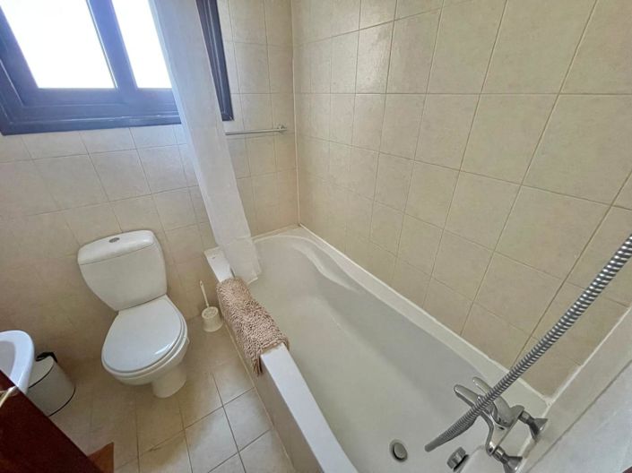 Image No.12-3 Bed House for sale