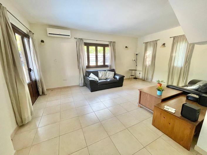 Image No.8-3 Bed House for sale