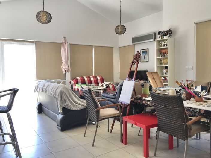 Image No.8-3 Bed House for sale