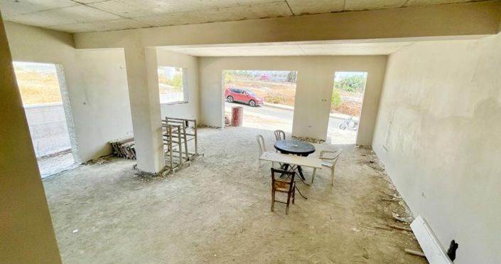 Image No.10-3 Bed House for sale