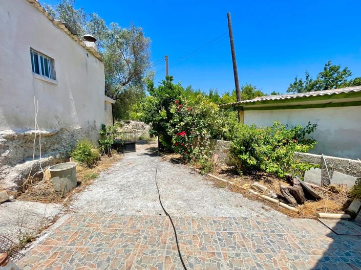 Image No.5-2 Bed House for sale