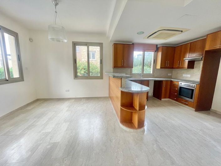 Image No.10-3 Bed House for sale