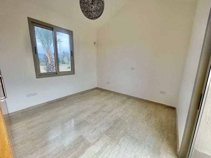 Image No.13-3 Bed House for sale