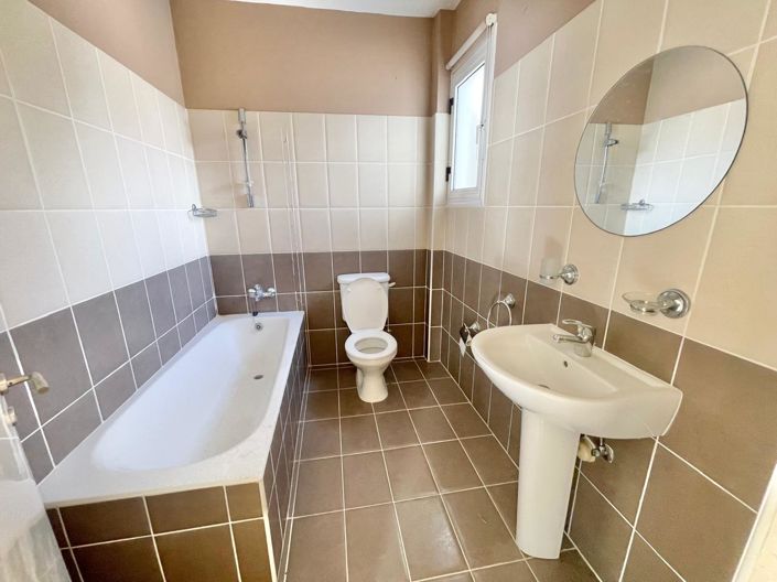 Image No.12-3 Bed House for sale