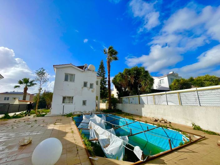 Image No.4-3 Bed House for sale