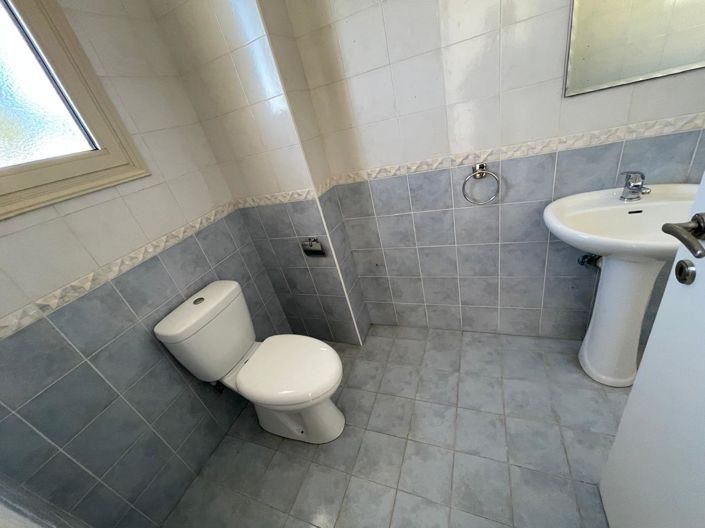 Image No.12-3 Bed House for sale