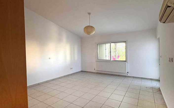 Image No.12-3 Bed House for sale