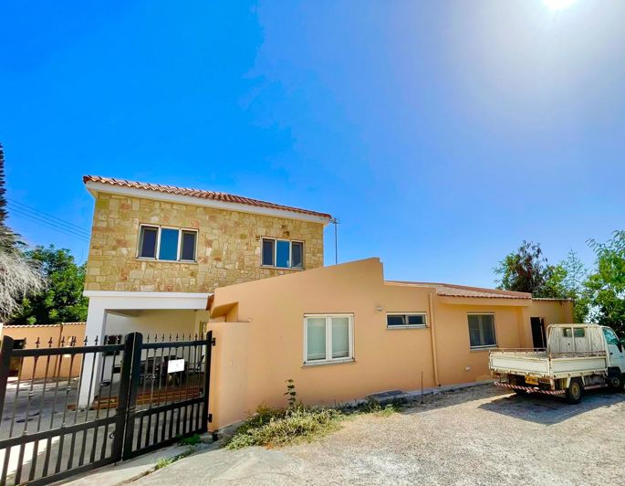 Image No.5-5 Bed House for sale