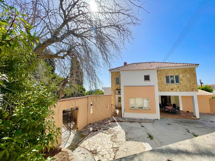 Image No.6-5 Bed House for sale