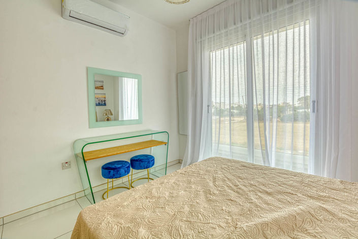 Image No.15-3 Bed House for sale