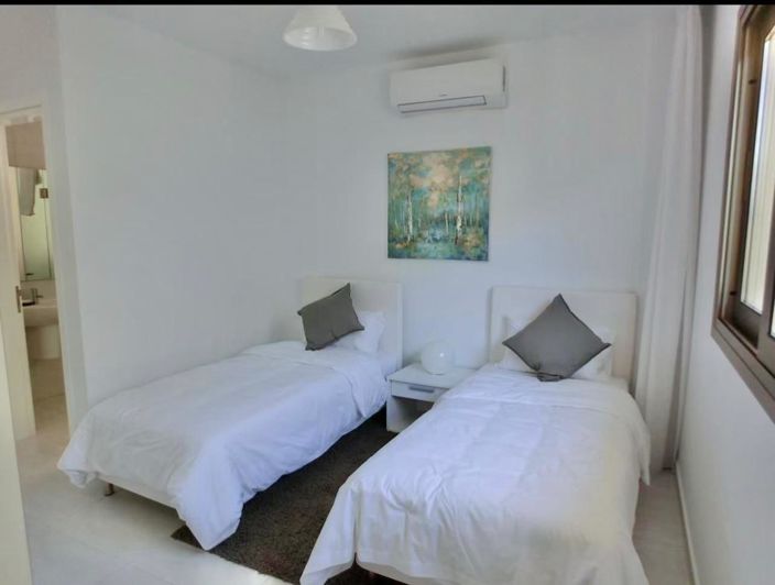 Image No.6-2 Bed House for sale