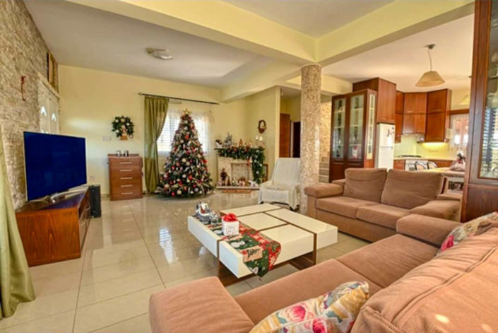 Image No.11-3 Bed House for sale