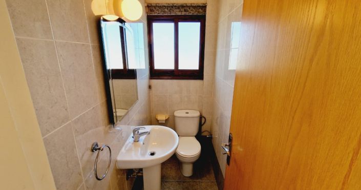 Image No.17-4 Bed House for sale