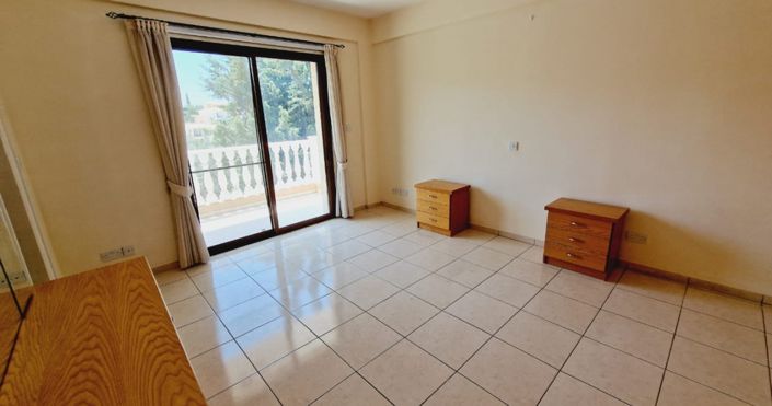 Image No.25-4 Bed House for sale