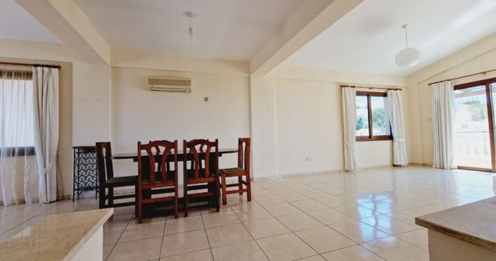 Image No.20-4 Bed House for sale