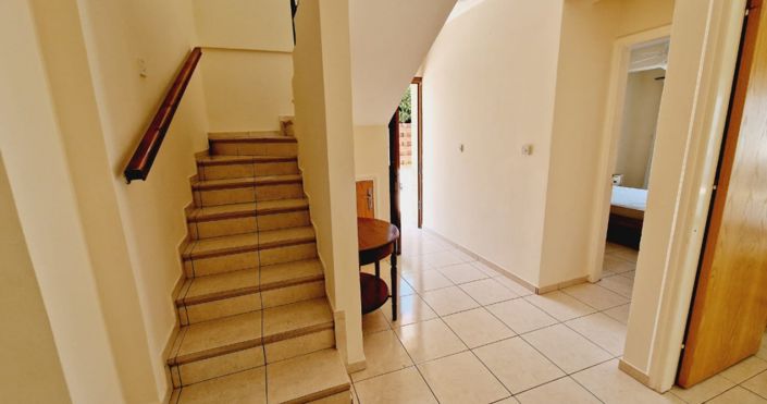 Image No.26-4 Bed House for sale