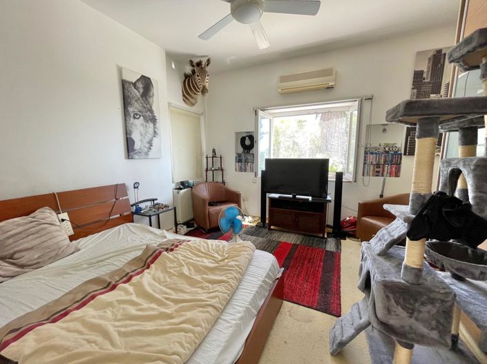 Image No.17-5 Bed House for sale