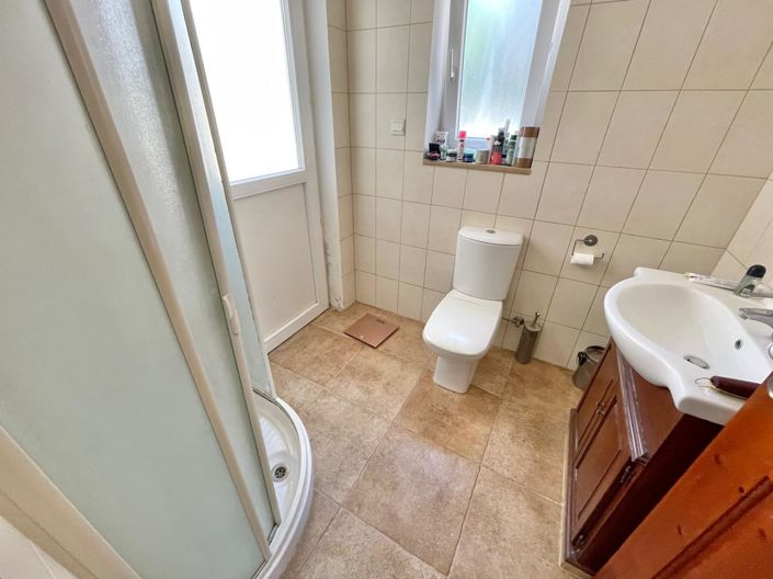 Image No.19-5 Bed House for sale