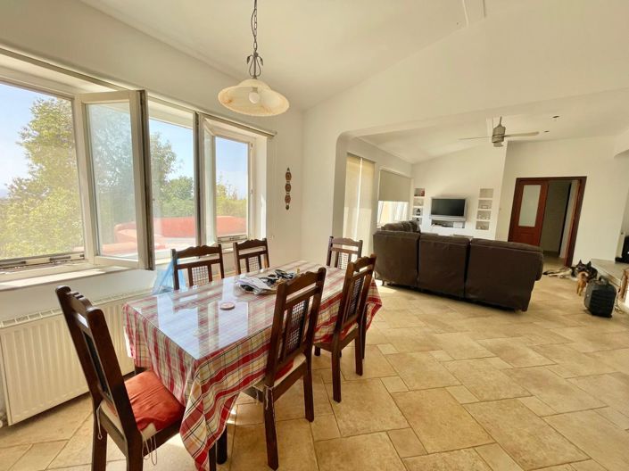 Image No.9-5 Bed House for sale