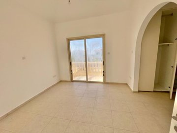 villa-for-sale-paphos-mandria-cyprus11