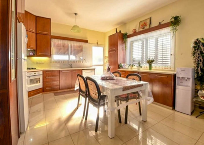 Image No.12-3 Bed House for sale