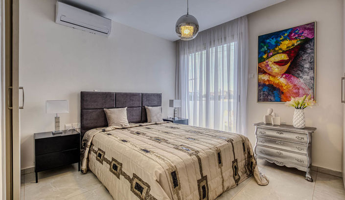 Image No.15-4 Bed House for sale