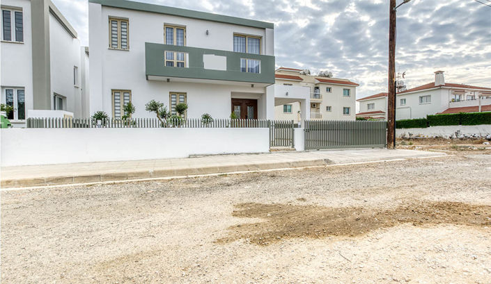 Image No.25-4 Bed House for sale