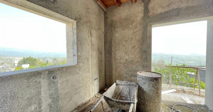 Image No.13-4 Bed House for sale