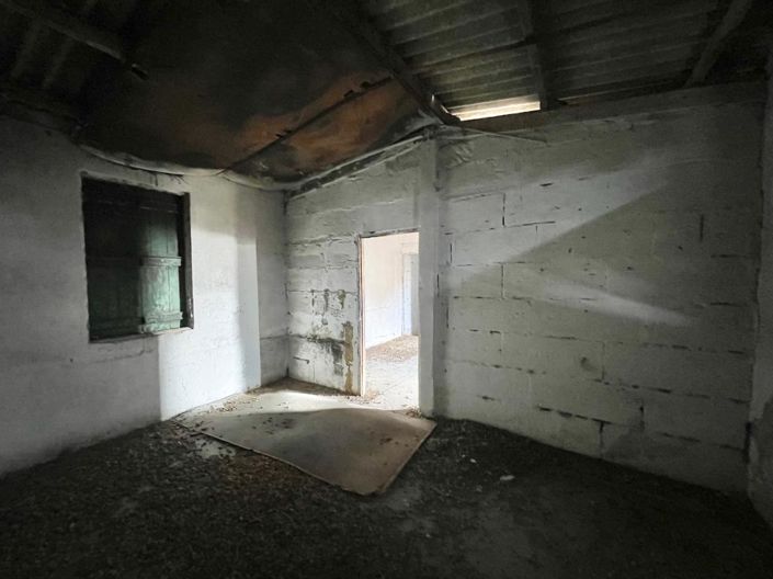 Image No.12-2 Bed House for sale