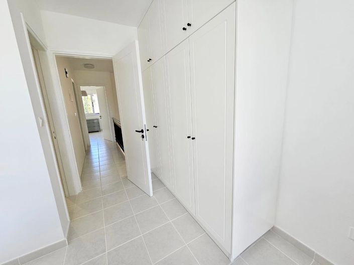 Image No.12-2 Bed House for sale