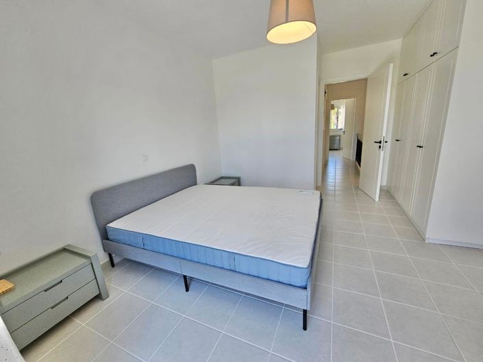 Image No.13-2 Bed House for sale