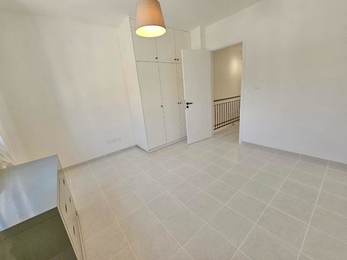 Image No.15-2 Bed House for sale