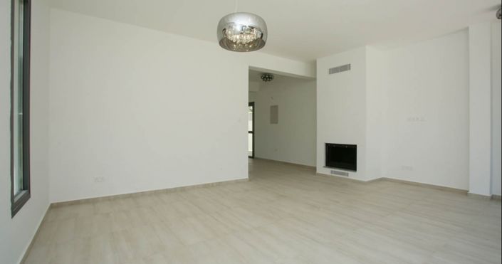 Image No.18-3 Bed House for sale