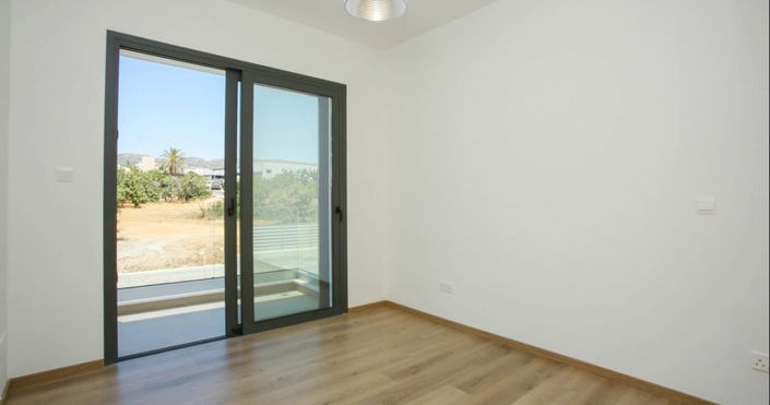 Image No.26-3 Bed House for sale