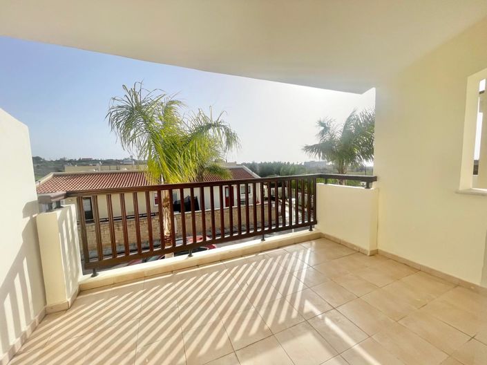 Image No.3-2 Bed House for sale