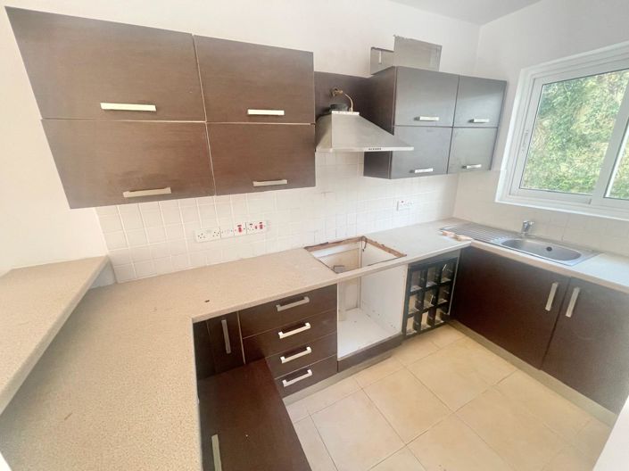 Image No.6-2 Bed House for sale