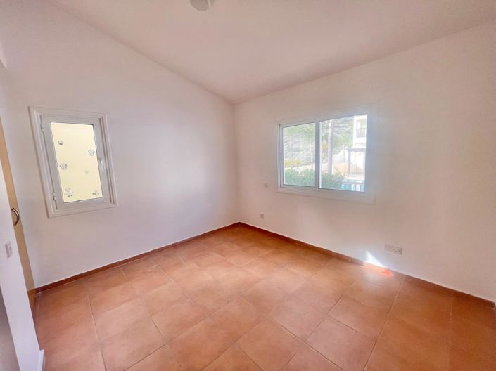 Image No.7-2 Bed House for sale