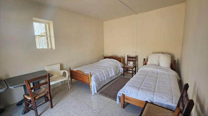 Image No.6-2 Bed House for sale