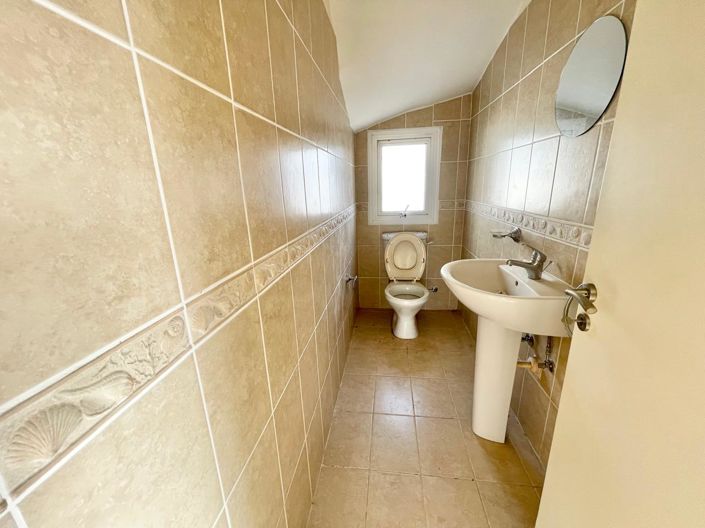 Image No.13-3 Bed House for sale