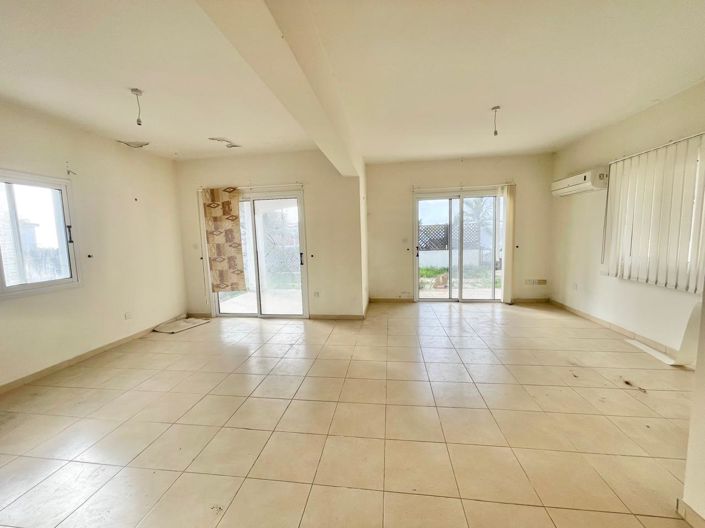 Image No.9-3 Bed House for sale