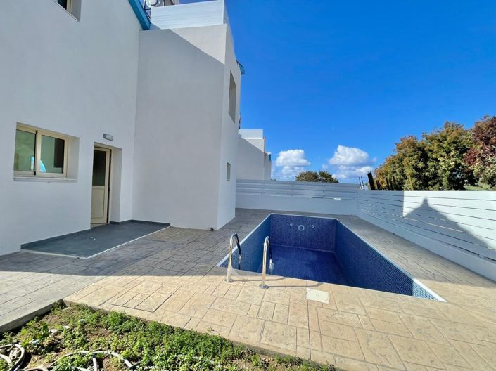 Image No.12-3 Bed House for sale