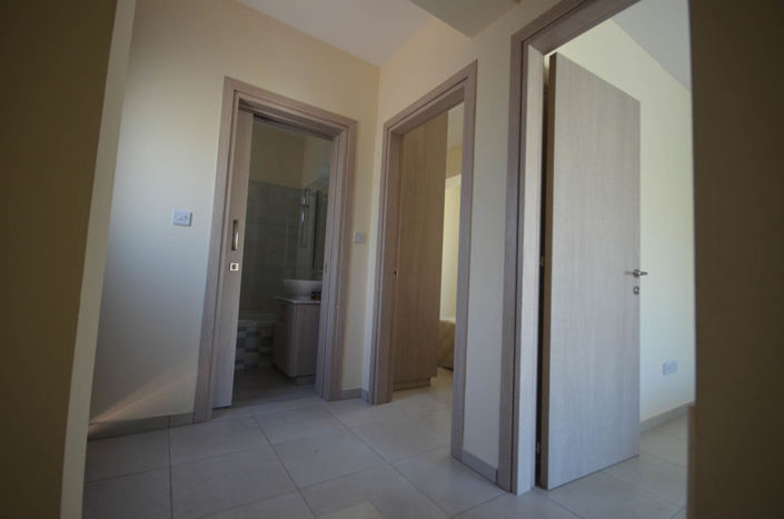 Image No.14-3 Bed House for sale